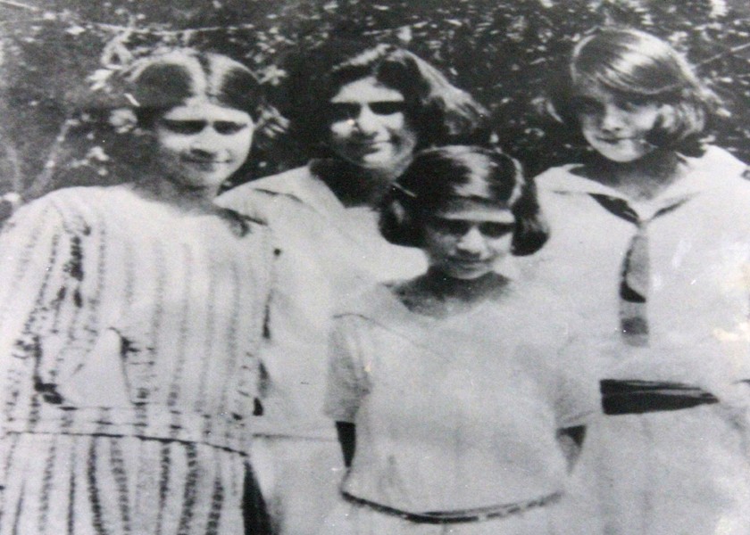 Primeros años Carmen Rendiles